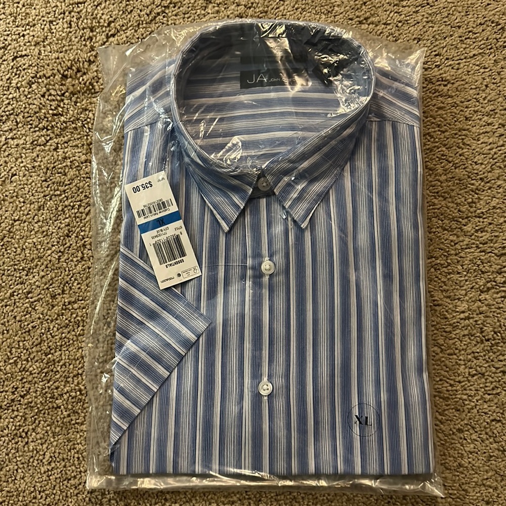 NWT✅ John Ashford button up shirt 💙🤍